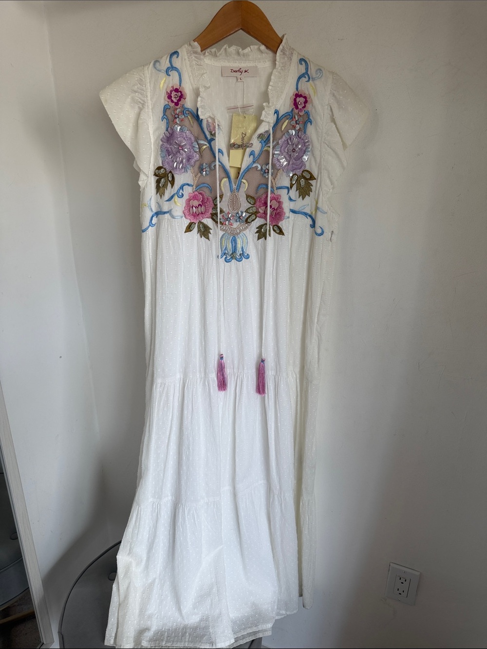 Derhy Embroidered White Maxi Dress with Floral Detail